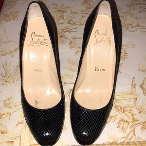 Christian Louboutin Black snakeskin shoes 371/2